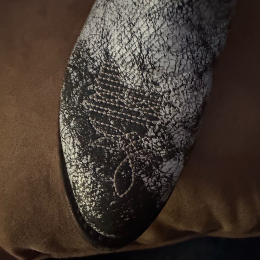 Golden Goose Black and White Ankle Boots - Picture 5 of 7